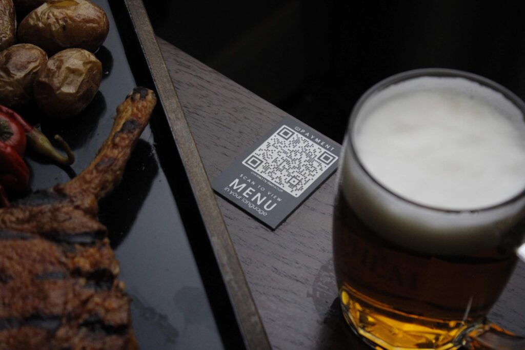 QR menu nové generace: Revoluce v obsluze,  platbě imarketingu restaurace
