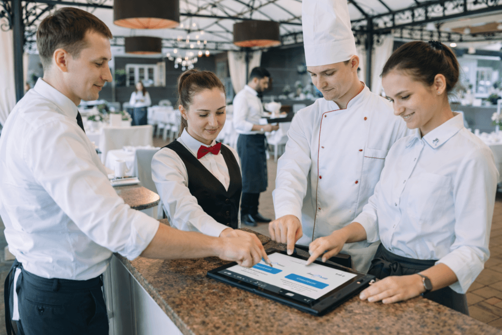 Wie viel kostet ein Restaurantmitarbeiter in Tschechien? Vollständige Kosten für den Restaurantbetrieb
